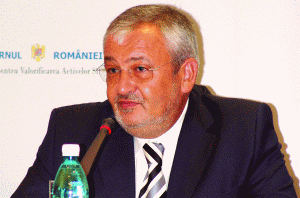 Să nu ne tragem singuri scaunul de sub noi Să nu ne tragem singuri scaunul de sub noi